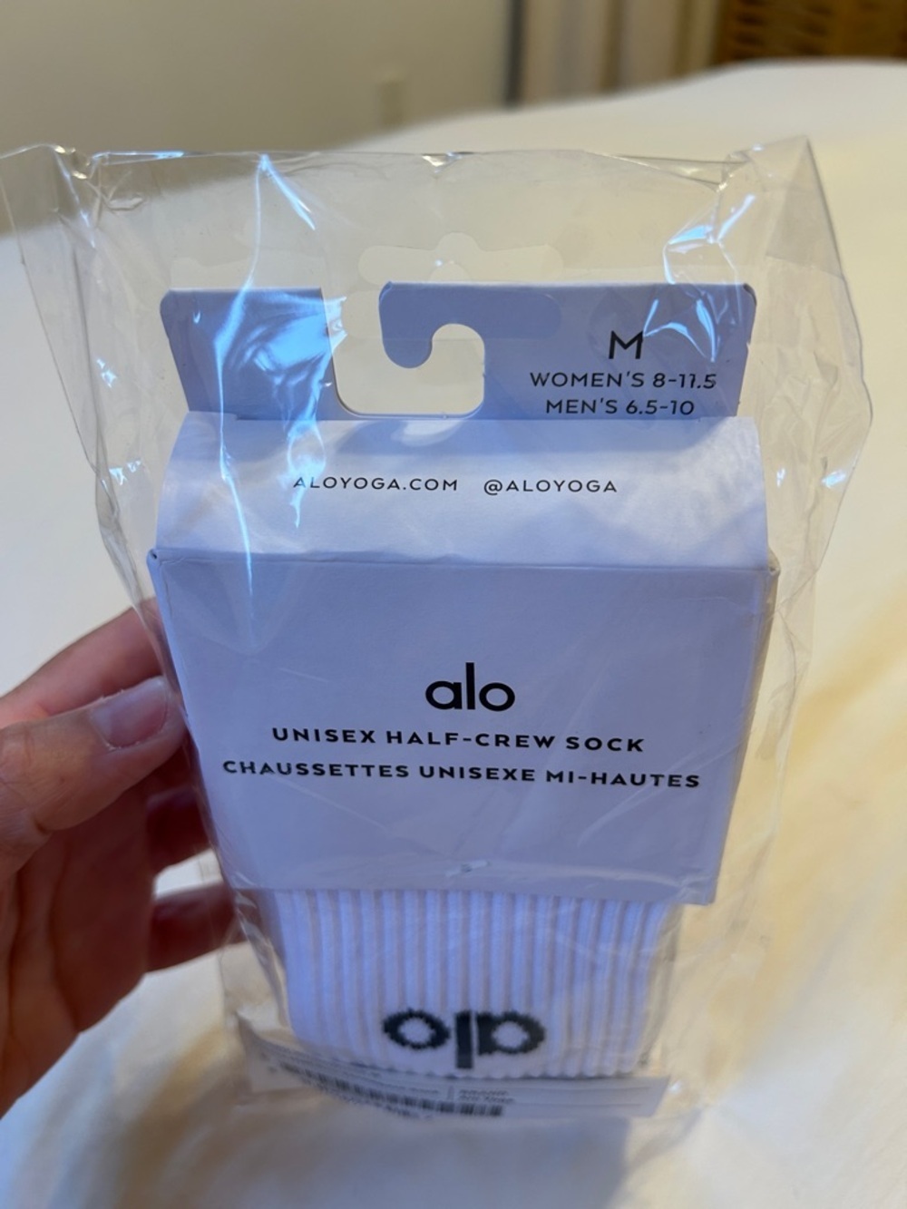 New ALO Unisex Half-Crew Sock. Size Medium. Women: 8-11.5, Men: 6.5-10 - Picture 4 of 4